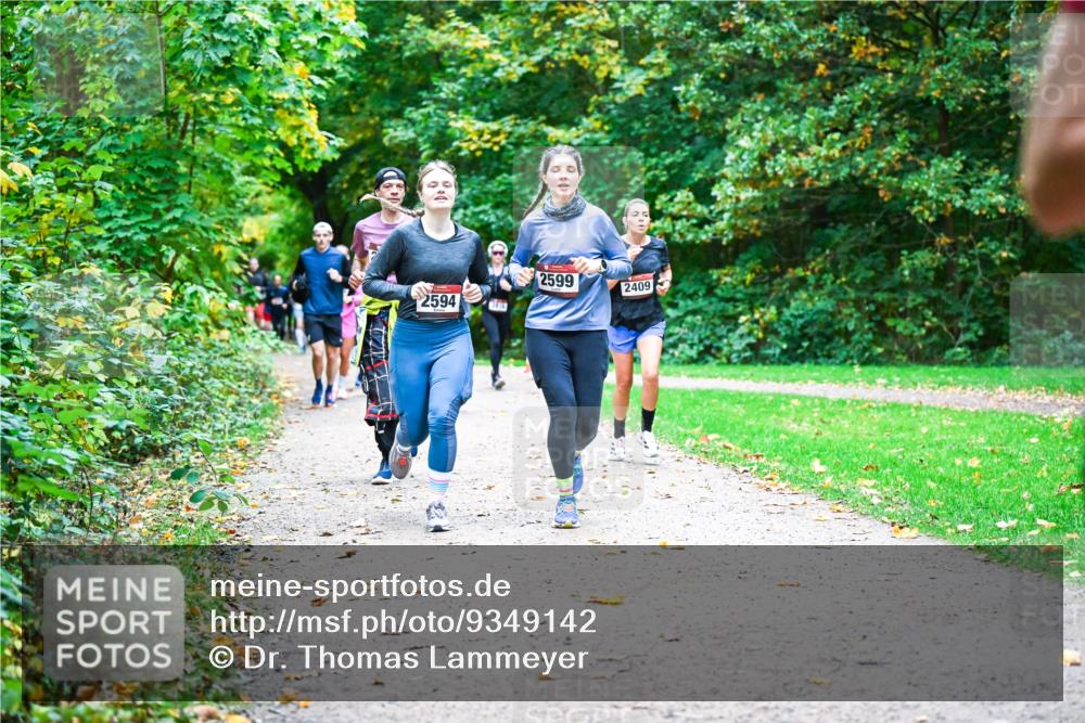 12.10.2025 - Bramfelder Halbmarathon 2025 Dr. Thomas Lammeyer http://msf.ph/oto/9349142 12.10.2025 10:29:46 Laufen 2594, 2599, 2409 meine-sportfotos.de