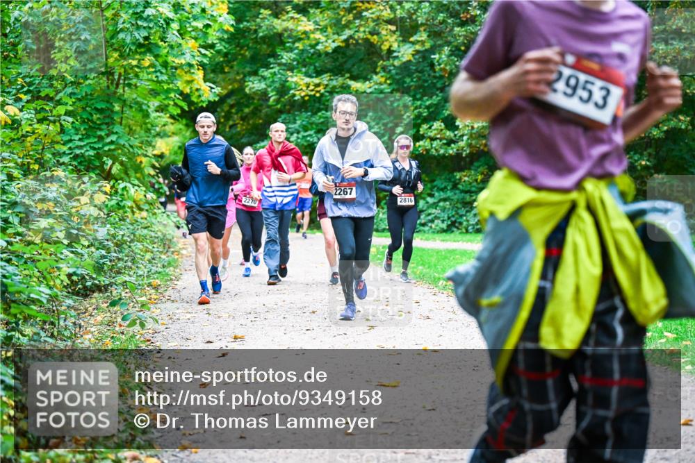 12.10.2025 - Bramfelder Halbmarathon 2025 Dr. Thomas Lammeyer http://msf.ph/oto/9349158 12.10.2025 10:29:49 Laufen 2270, 2267, 2816, 2953 meine-sportfotos.de