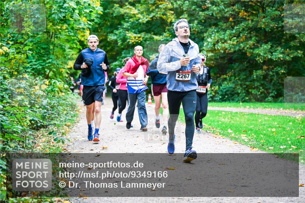 12.10.2025 - Bramfelder Halbmarathon 2025 Dr. Thomas Lammeyer http://msf.ph/oto/9349166 12.10.2025 10:29:50 Laufen 2267, 2816 meine-sportfotos.de