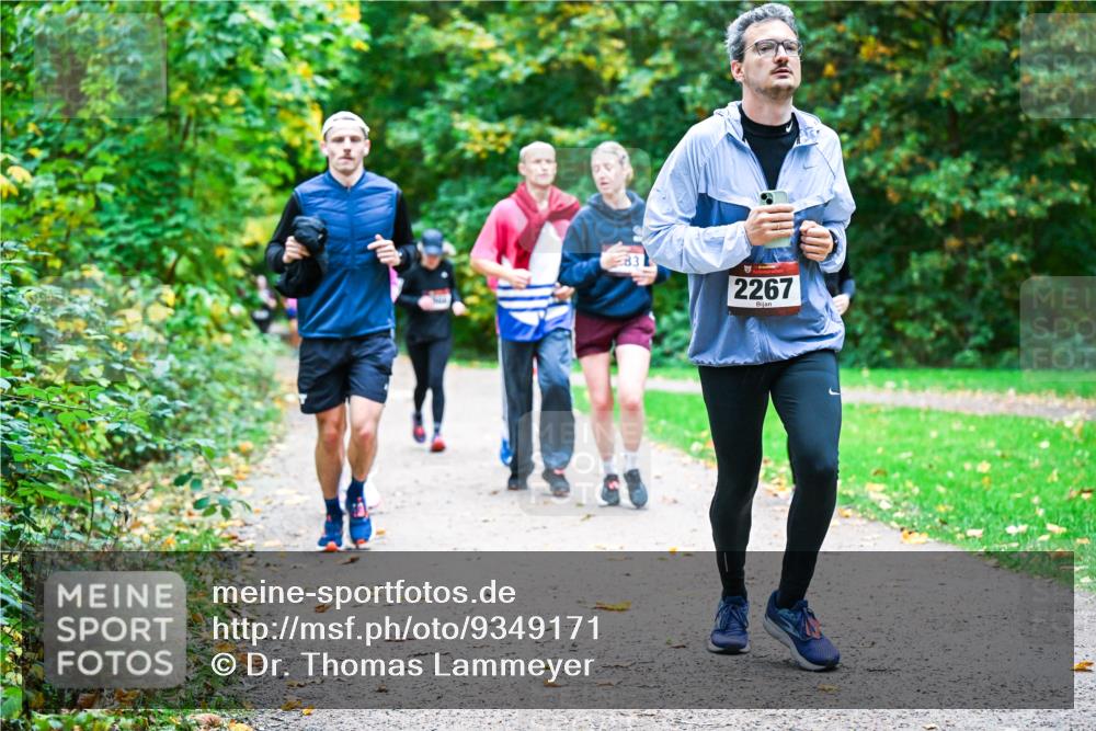 12.10.2025 - Bramfelder Halbmarathon 2025 Dr. Thomas Lammeyer http://msf.ph/oto/9349171 12.10.2025 10:29:51 Laufen 83, 2267 meine-sportfotos.de