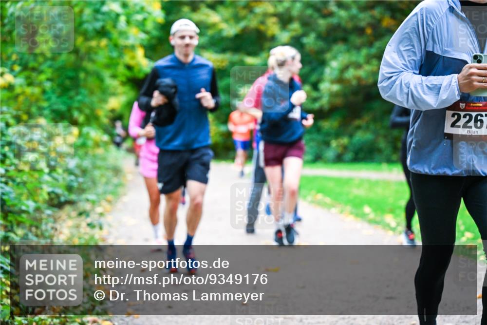 12.10.2025 - Bramfelder Halbmarathon 2025 Dr. Thomas Lammeyer http://msf.ph/oto/9349176 12.10.2025 10:29:51 Laufen 2267 meine-sportfotos.de