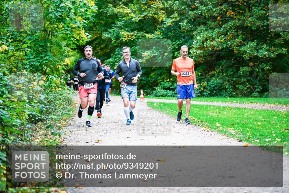 12.10.2025 - Bramfelder Halbmarathon 2025 Dr. Thomas Lammeyer http://msf.ph/oto/9349201 12.10.2025 10:29:57 Laufen 2564, 748, 503, 2382 meine-sportfotos.de