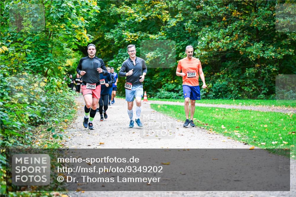 12.10.2025 - Bramfelder Halbmarathon 2025 Dr. Thomas Lammeyer http://msf.ph/oto/9349202 12.10.2025 10:29:57 Laufen 2564, 748, 2503, 2382 meine-sportfotos.de