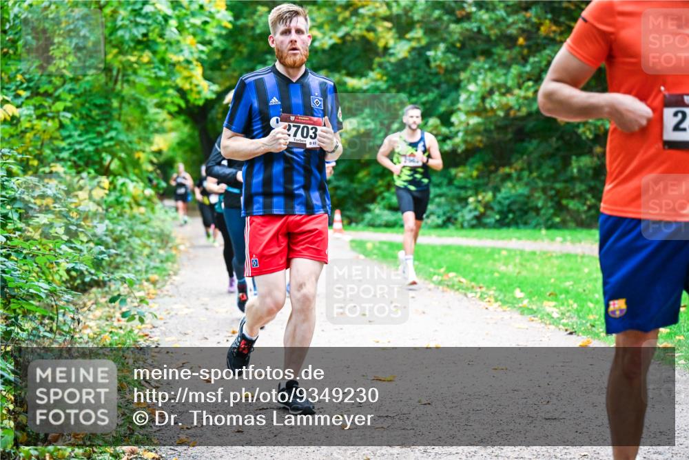 12.10.2025 - Bramfelder Halbmarathon 2025 Dr. Thomas Lammeyer http://msf.ph/oto/9349230 12.10.2025 10:30:02 Laufen 2703, 65, 2 meine-sportfotos.de