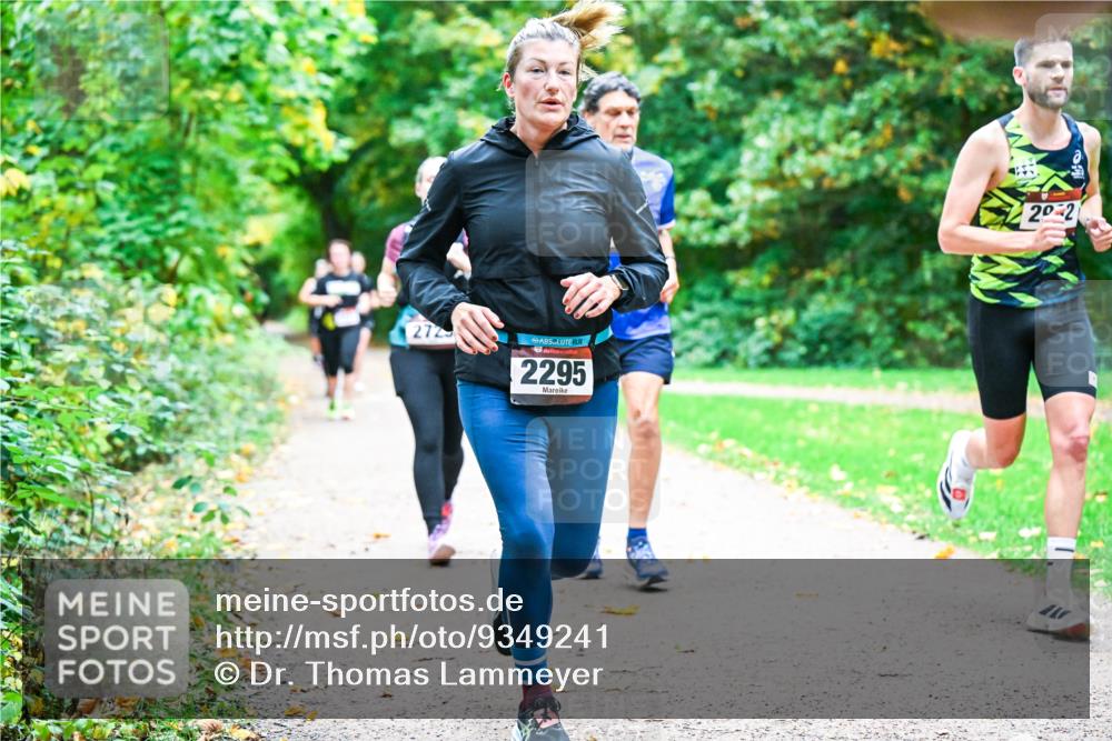 12.10.2025 - Bramfelder Halbmarathon 2025 Dr. Thomas Lammeyer http://msf.ph/oto/9349241 12.10.2025 10:30:04 Laufen 2729, 2295, 20, 2 meine-sportfotos.de