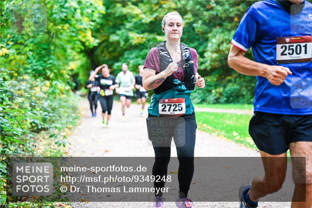 12.10.2025 - Bramfelder Halbmarathon 2025 Dr. Thomas Lammeyer http://msf.ph/oto/9349248 12.10.2025 10:30:06 Laufen 2725, 2501, 12 meine-sportfotos.de