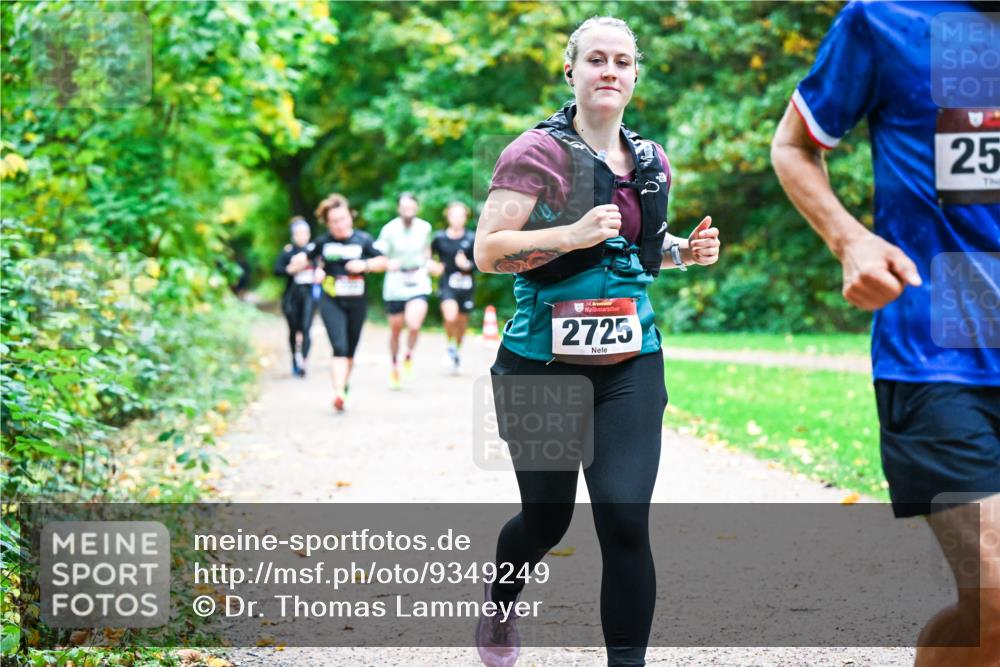 12.10.2025 - Bramfelder Halbmarathon 2025 Dr. Thomas Lammeyer http://msf.ph/oto/9349249 12.10.2025 10:30:06 Laufen 2725, 25 meine-sportfotos.de