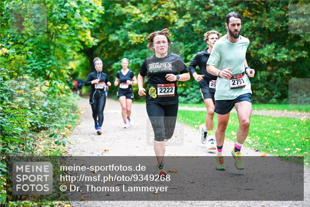 12.10.2025 - Bramfelder Halbmarathon 2025 Dr. Thomas Lammeyer http://msf.ph/oto/9349268 12.10.2025 10:30:09 Laufen 2222, 25, 2751, 2740, 2014 meine-sportfotos.de