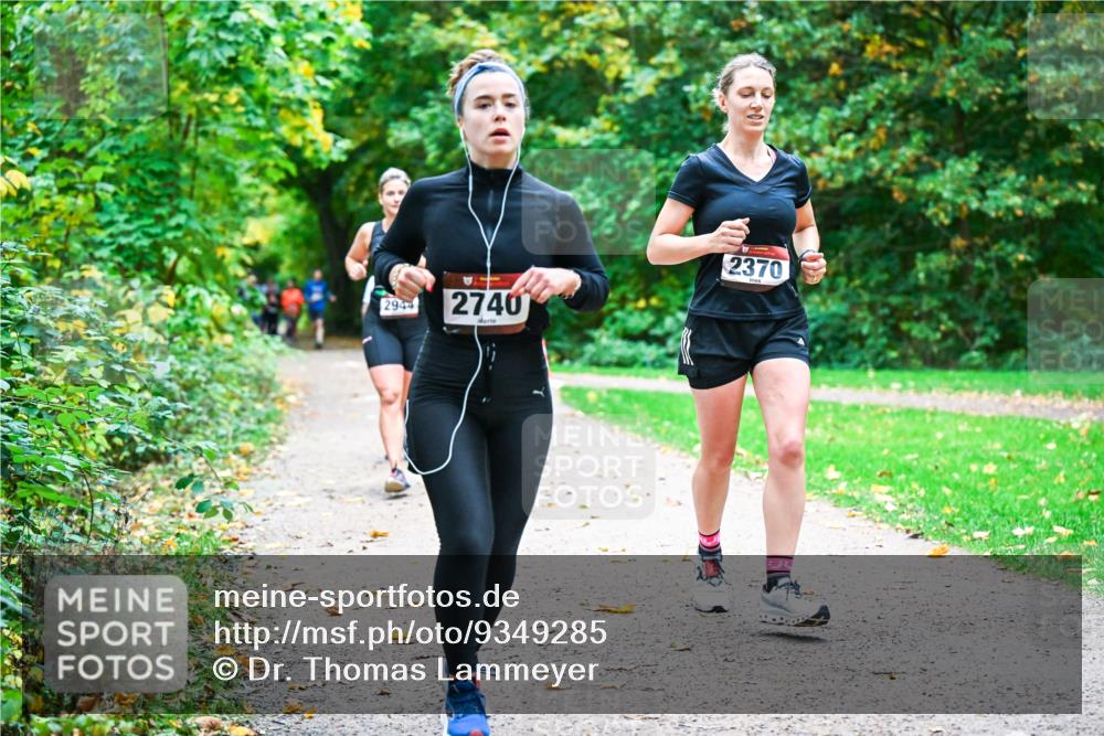 12.10.2025 - Bramfelder Halbmarathon 2025 Dr. Thomas Lammeyer http://msf.ph/oto/9349285 12.10.2025 10:30:12 Laufen 2944, 2740, 2370 meine-sportfotos.de