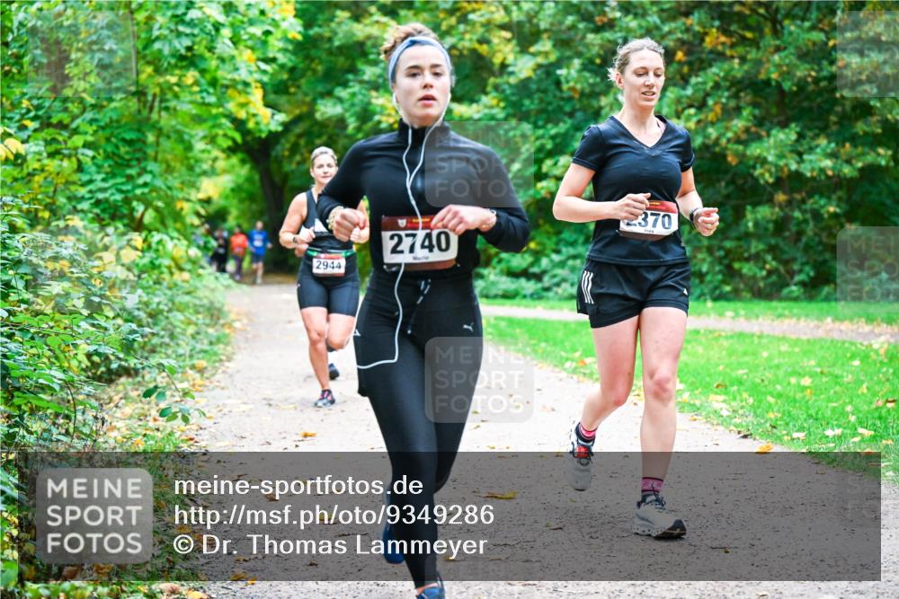 12.10.2025 - Bramfelder Halbmarathon 2025 Dr. Thomas Lammeyer http://msf.ph/oto/9349286 12.10.2025 10:30:12 Laufen 2944, 2740, 370 meine-sportfotos.de