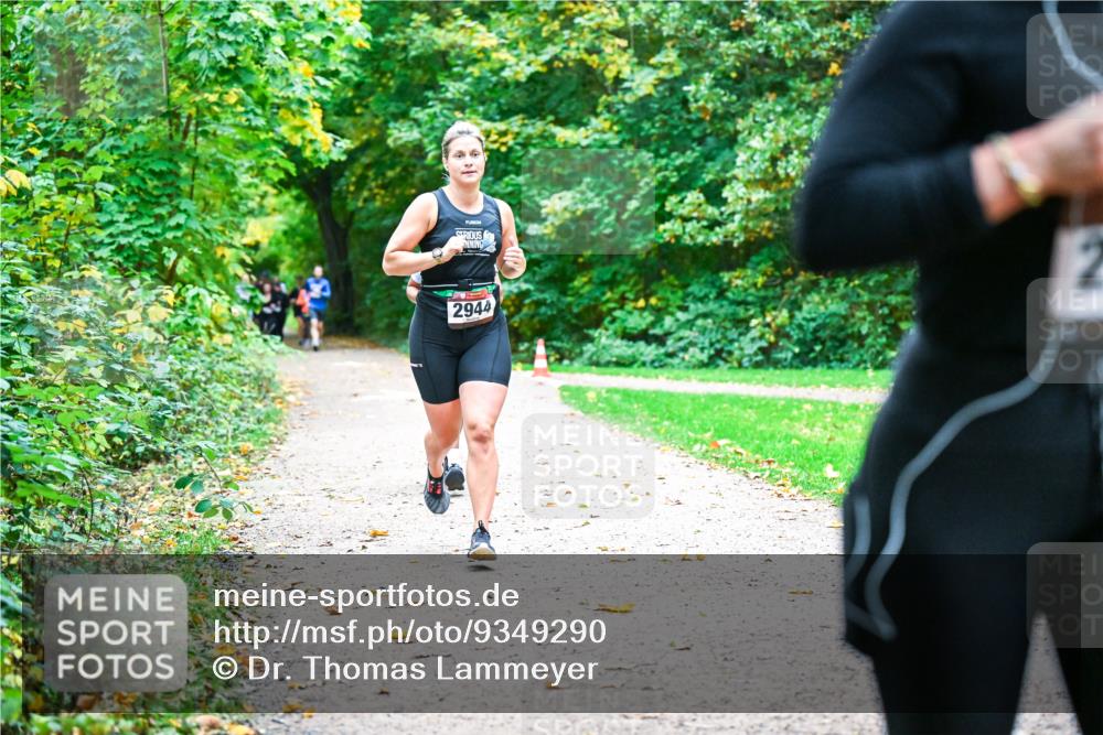 12.10.2025 - Bramfelder Halbmarathon 2025 Dr. Thomas Lammeyer http://msf.ph/oto/9349290 12.10.2025 10:30:13 Laufen 2944, 2 meine-sportfotos.de