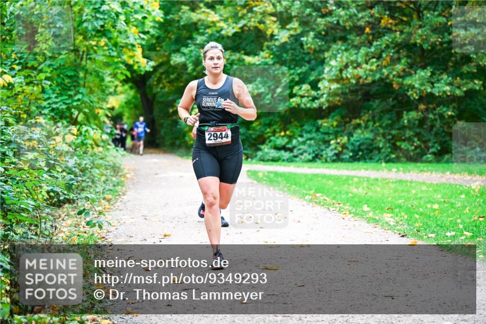 12.10.2025 - Bramfelder Halbmarathon 2025 Dr. Thomas Lammeyer http://msf.ph/oto/9349293 12.10.2025 10:30:13 Laufen 2944 meine-sportfotos.de