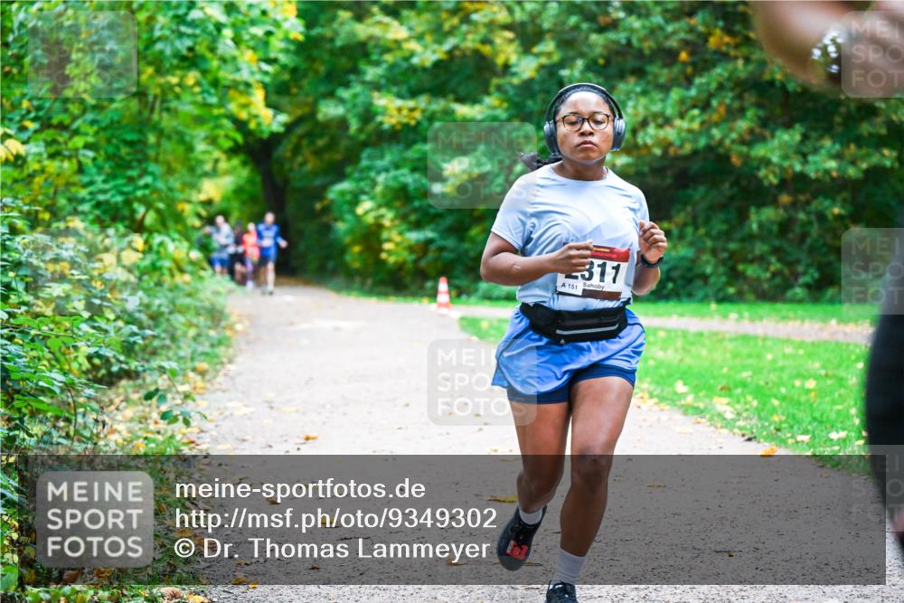 12.10.2025 - Bramfelder Halbmarathon 2025 Dr. Thomas Lammeyer http://msf.ph/oto/9349302 12.10.2025 10:30:15 Laufen 311, 151 meine-sportfotos.de