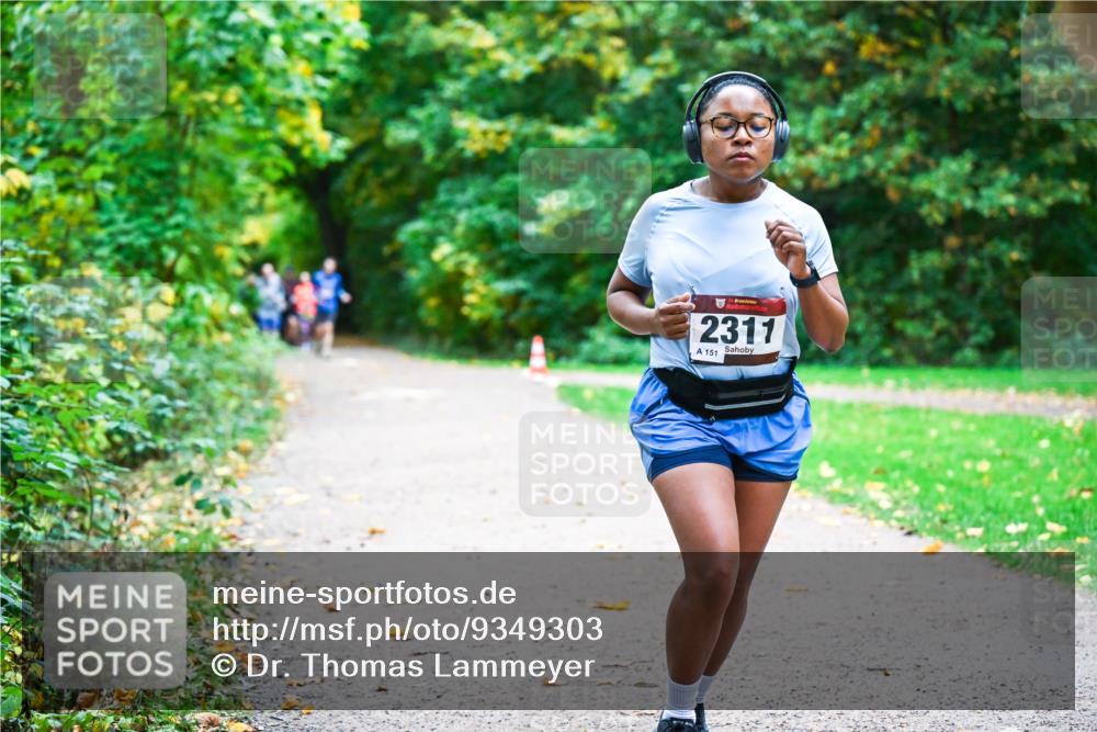 12.10.2025 - Bramfelder Halbmarathon 2025 Dr. Thomas Lammeyer http://msf.ph/oto/9349303 12.10.2025 10:30:15 Laufen 34, 2311, 151 meine-sportfotos.de