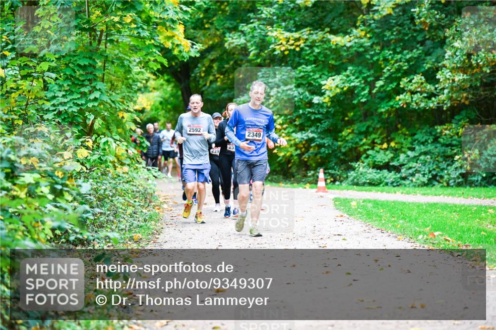 12.10.2025 - Bramfelder Halbmarathon 2025 Dr. Thomas Lammeyer http://msf.ph/oto/9349307 12.10.2025 10:30:24 Laufen 2592, 239, 25, 2349 meine-sportfotos.de