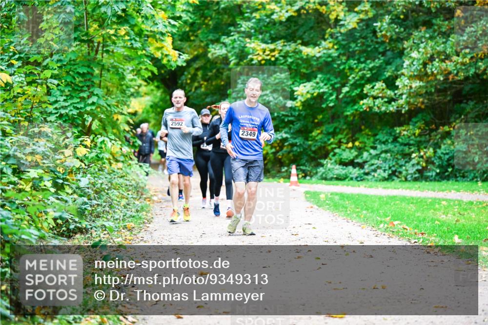 12.10.2025 - Bramfelder Halbmarathon 2025 Dr. Thomas Lammeyer http://msf.ph/oto/9349313 12.10.2025 10:30:25 Laufen 2592, 2349 meine-sportfotos.de