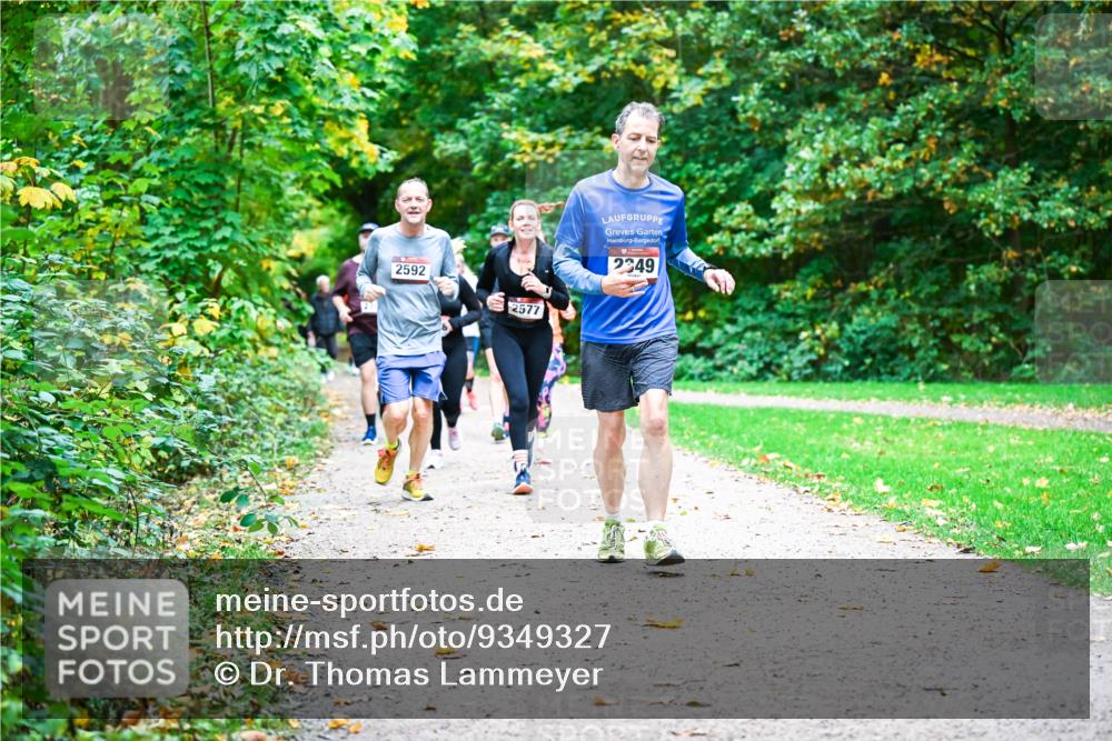 12.10.2025 - Bramfelder Halbmarathon 2025 Dr. Thomas Lammeyer http://msf.ph/oto/9349327 12.10.2025 10:30:27 Laufen 2592, 2577, 2249 meine-sportfotos.de