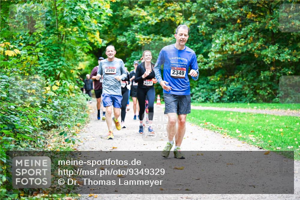 12.10.2025 - Bramfelder Halbmarathon 2025 Dr. Thomas Lammeyer http://msf.ph/oto/9349329 12.10.2025 10:30:27 Laufen 2592, 898, 2577, 2349 meine-sportfotos.de