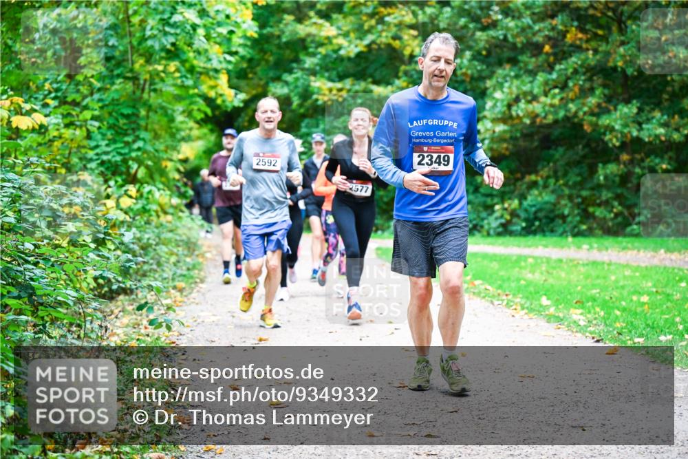 12.10.2025 - Bramfelder Halbmarathon 2025 Dr. Thomas Lammeyer http://msf.ph/oto/9349332 12.10.2025 10:30:28 Laufen 2592, 2577, 2349 meine-sportfotos.de