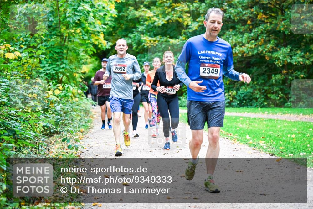 12.10.2025 - Bramfelder Halbmarathon 2025 Dr. Thomas Lammeyer http://msf.ph/oto/9349333 12.10.2025 10:30:28 Laufen 2302, 2592, 225, 2577, 2349 meine-sportfotos.de
