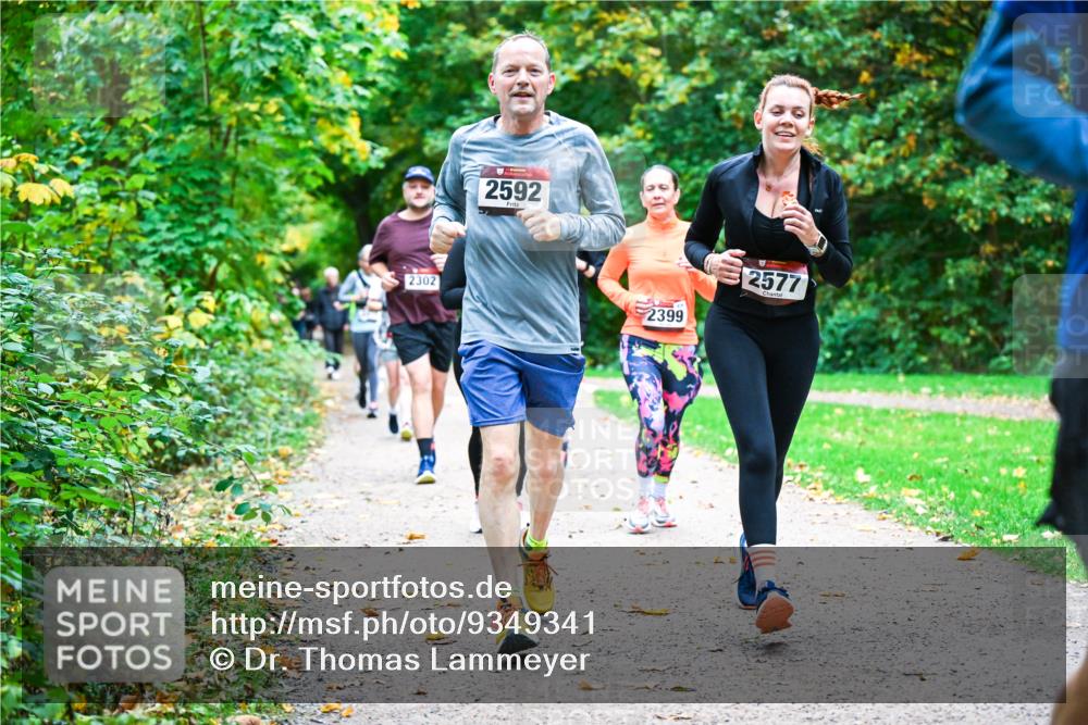 12.10.2025 - Bramfelder Halbmarathon 2025 Dr. Thomas Lammeyer http://msf.ph/oto/9349341 12.10.2025 10:30:29 Laufen 2302, 2592, 2399, 2577 meine-sportfotos.de