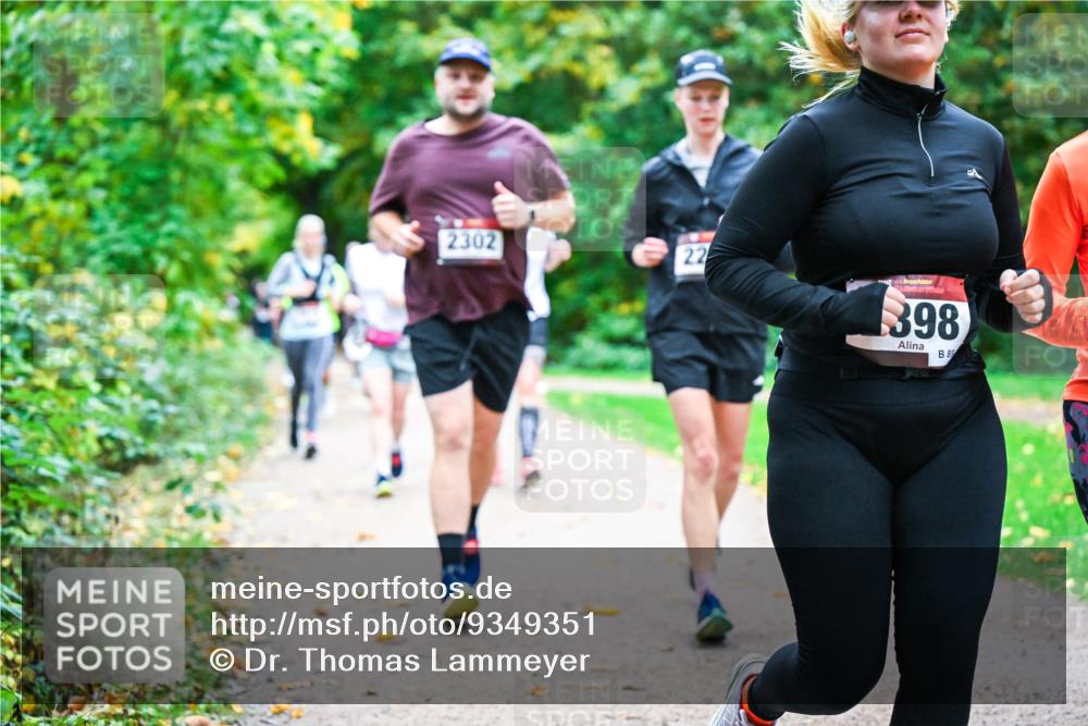 12.10.2025 - Bramfelder Halbmarathon 2025 Dr. Thomas Lammeyer http://msf.ph/oto/9349351 12.10.2025 10:30:31 Laufen 2302, 22, 398, 89 meine-sportfotos.de