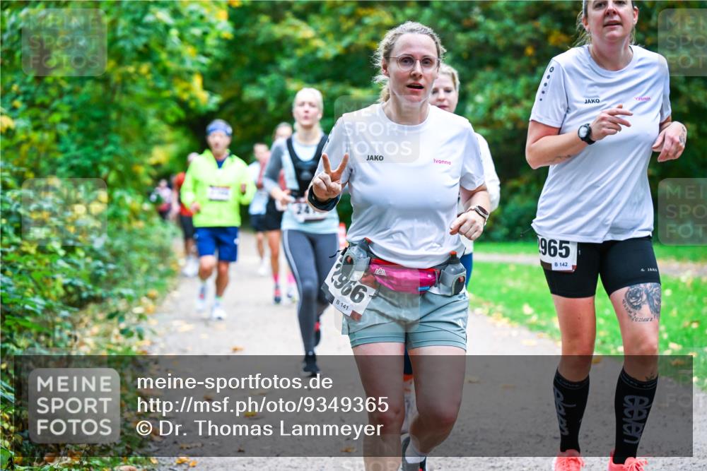 12.10.2025 - Bramfelder Halbmarathon 2025 Dr. Thomas Lammeyer http://msf.ph/oto/9349365 12.10.2025 10:30:34 Laufen 966, 141, 965, 142, 236 meine-sportfotos.de