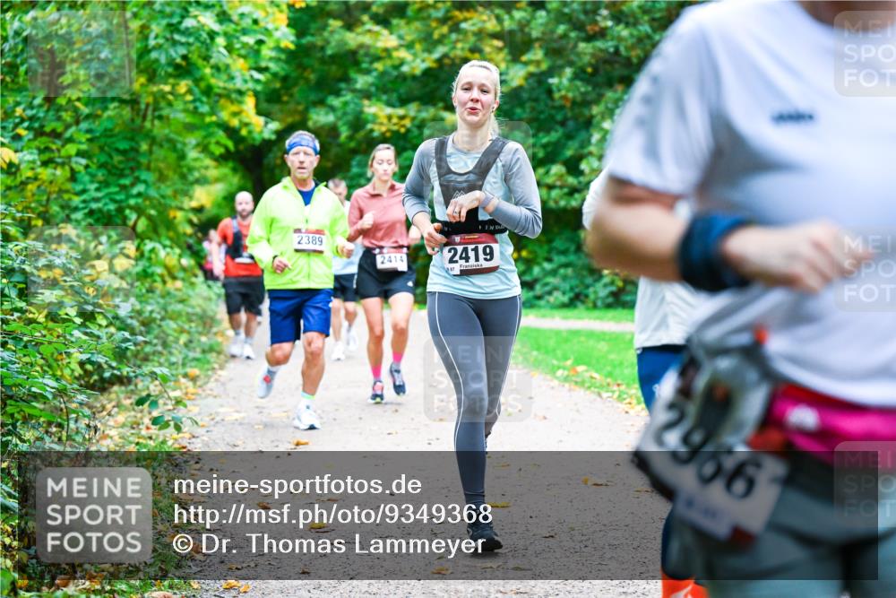 12.10.2025 - Bramfelder Halbmarathon 2025 Dr. Thomas Lammeyer http://msf.ph/oto/9349368 12.10.2025 10:30:35 Laufen 2389, 2414, 1, 2419, 887, 2966 meine-sportfotos.de