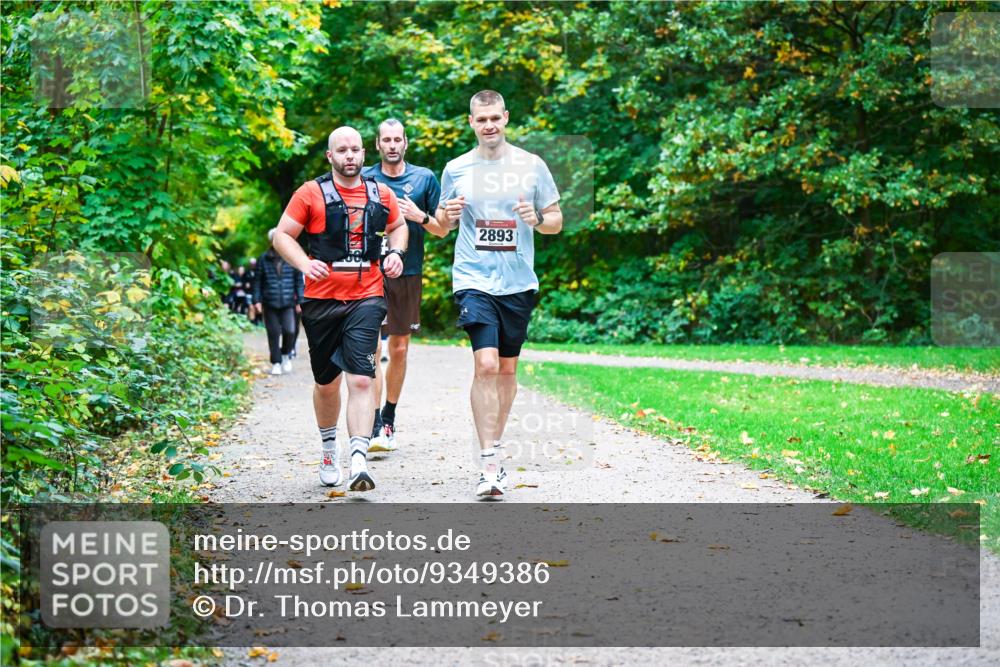 12.10.2025 - Bramfelder Halbmarathon 2025 Dr. Thomas Lammeyer http://msf.ph/oto/9349386 12.10.2025 10:30:38 Laufen 2893 meine-sportfotos.de