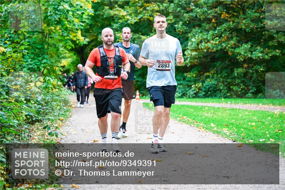 12.10.2025 - Bramfelder Halbmarathon 2025 Dr. Thomas Lammeyer http://msf.ph/oto/9349391 12.10.2025 10:30:39 Laufen 0, 2893 meine-sportfotos.de