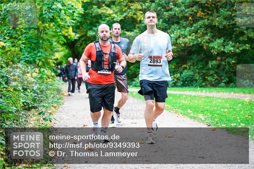 12.10.2025 - Bramfelder Halbmarathon 2025 Dr. Thomas Lammeyer http://msf.ph/oto/9349393 12.10.2025 10:30:39 Laufen 2893 meine-sportfotos.de