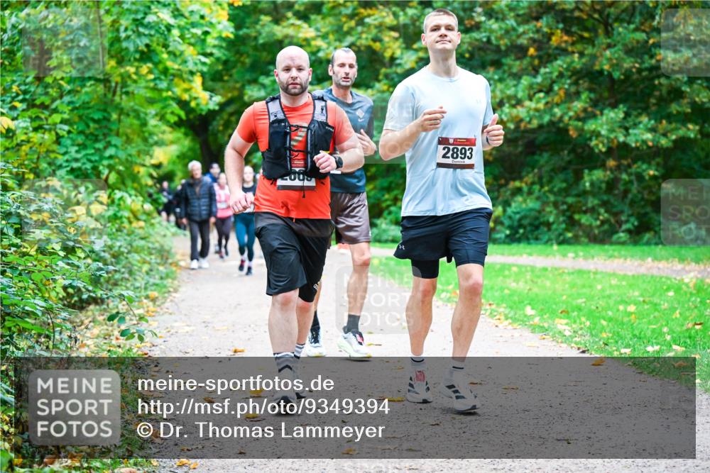 12.10.2025 - Bramfelder Halbmarathon 2025 Dr. Thomas Lammeyer http://msf.ph/oto/9349394 12.10.2025 10:30:39 Laufen 2893 meine-sportfotos.de