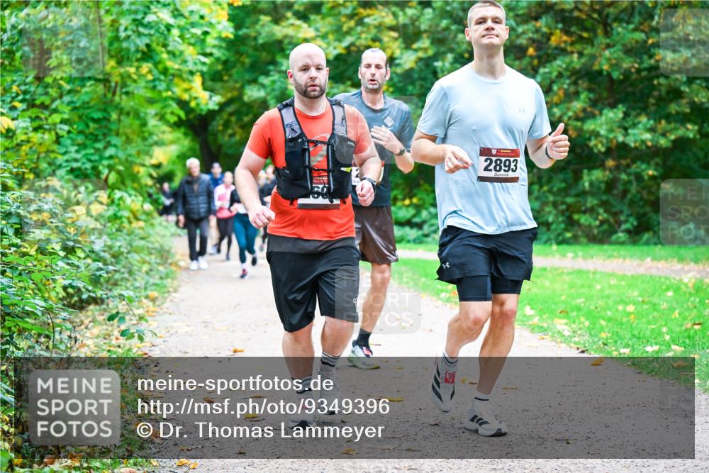 12.10.2025 - Bramfelder Halbmarathon 2025 Dr. Thomas Lammeyer http://msf.ph/oto/9349396 12.10.2025 10:30:40 Laufen 2893 meine-sportfotos.de