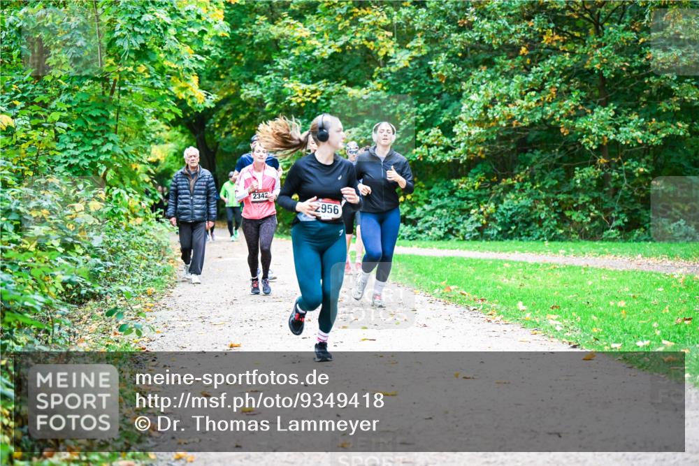 12.10.2025 - Bramfelder Halbmarathon 2025 Dr. Thomas Lammeyer http://msf.ph/oto/9349418 12.10.2025 10:30:44 Laufen 2342, 956 meine-sportfotos.de