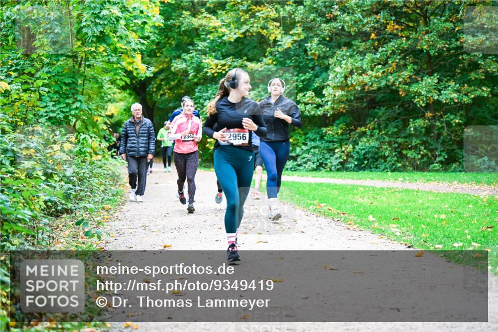 12.10.2025 - Bramfelder Halbmarathon 2025 Dr. Thomas Lammeyer http://msf.ph/oto/9349419 12.10.2025 10:30:44 Laufen 2342, 2956 meine-sportfotos.de