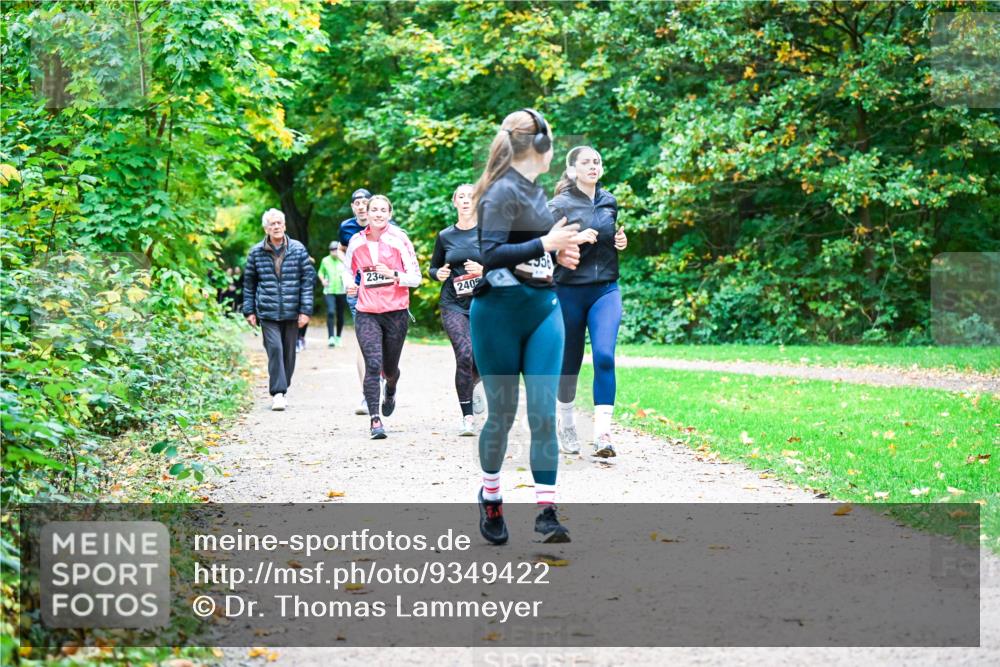 12.10.2025 - Bramfelder Halbmarathon 2025 Dr. Thomas Lammeyer http://msf.ph/oto/9349422 12.10.2025 10:30:44 Laufen 234, 2405 meine-sportfotos.de