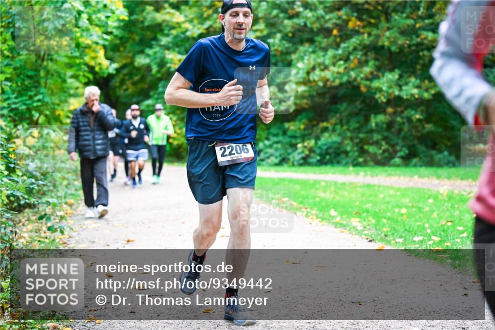12.10.2025 - Bramfelder Halbmarathon 2025 Dr. Thomas Lammeyer http://msf.ph/oto/9349442 12.10.2025 10:30:49 Laufen 2019, 2206 meine-sportfotos.de