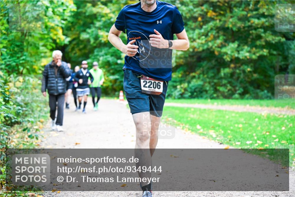 12.10.2025 - Bramfelder Halbmarathon 2025 Dr. Thomas Lammeyer http://msf.ph/oto/9349444 12.10.2025 10:30:49 Laufen 2019, 2206 meine-sportfotos.de