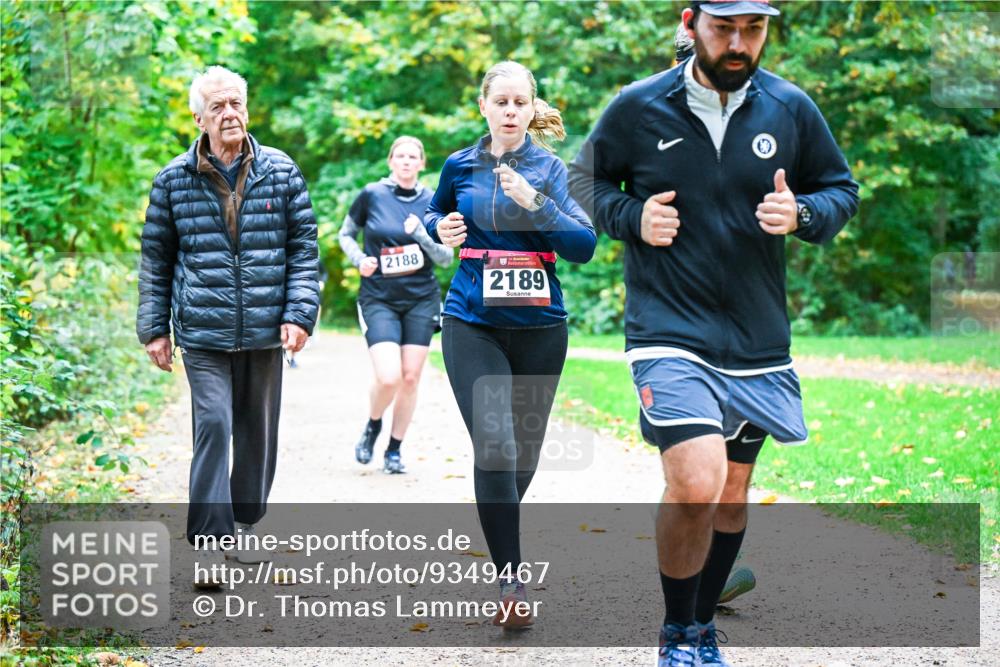 12.10.2025 - Bramfelder Halbmarathon 2025 Dr. Thomas Lammeyer http://msf.ph/oto/9349467 12.10.2025 10:30:55 Laufen 2188, 2189 meine-sportfotos.de