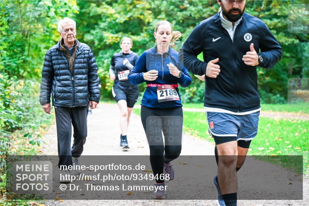 12.10.2025 - Bramfelder Halbmarathon 2025 Dr. Thomas Lammeyer http://msf.ph/oto/9349468 12.10.2025 10:30:55 Laufen 2188, 2189 meine-sportfotos.de