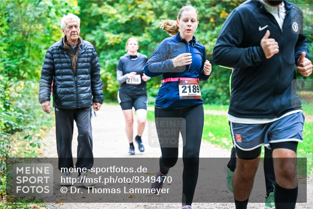 12.10.2025 - Bramfelder Halbmarathon 2025 Dr. Thomas Lammeyer http://msf.ph/oto/9349470 12.10.2025 10:30:55 Laufen 2188, 2189 meine-sportfotos.de