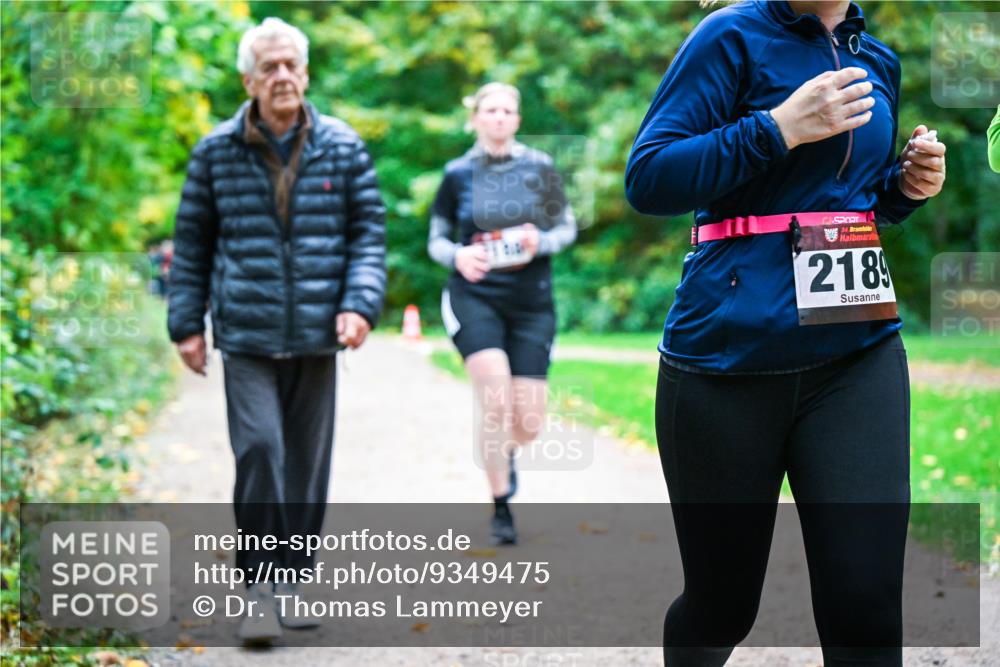 12.10.2025 - Bramfelder Halbmarathon 2025 Dr. Thomas Lammeyer http://msf.ph/oto/9349475 12.10.2025 10:30:56 Laufen 34, 218 meine-sportfotos.de