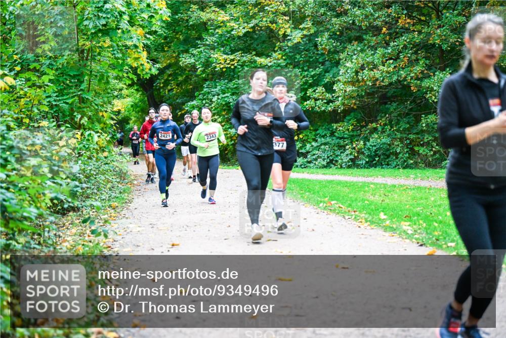 12.10.2025 - Bramfelder Halbmarathon 2025 Dr. Thomas Lammeyer http://msf.ph/oto/9349496 12.10.2025 10:31:02 Laufen 2421, 2343, 377 meine-sportfotos.de