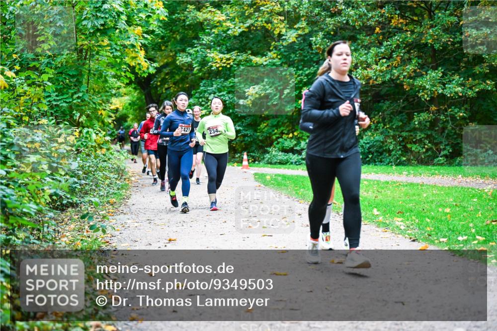 12.10.2025 - Bramfelder Halbmarathon 2025 Dr. Thomas Lammeyer http://msf.ph/oto/9349503 12.10.2025 10:31:03 Laufen 2421, 234 meine-sportfotos.de