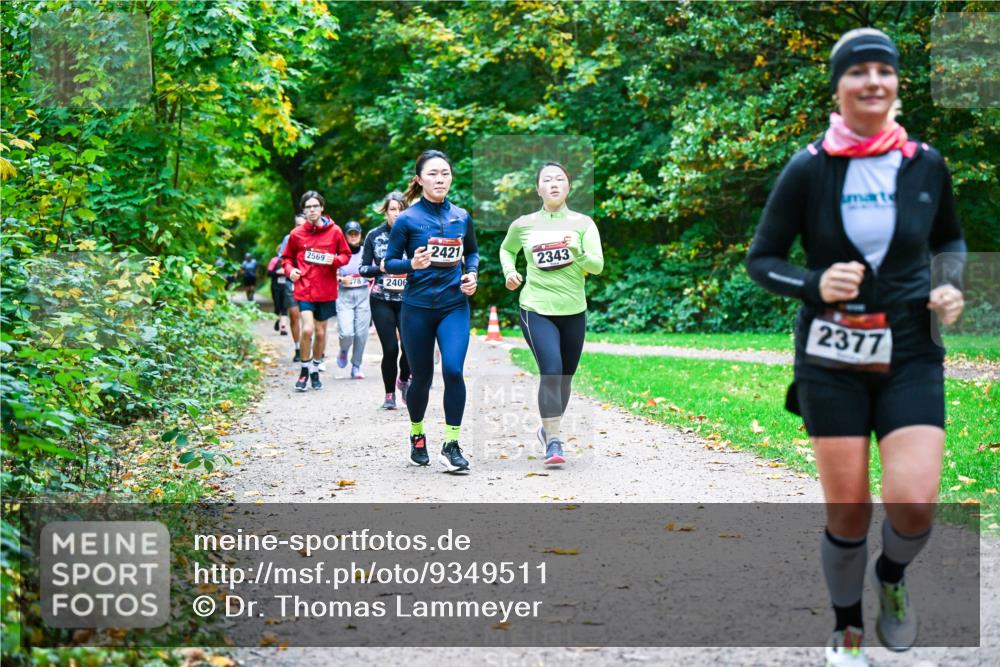 12.10.2025 - Bramfelder Halbmarathon 2025 Dr. Thomas Lammeyer http://msf.ph/oto/9349511 12.10.2025 10:31:04 Laufen 2569, 78, 2406, 2421, 2343, 2377 meine-sportfotos.de