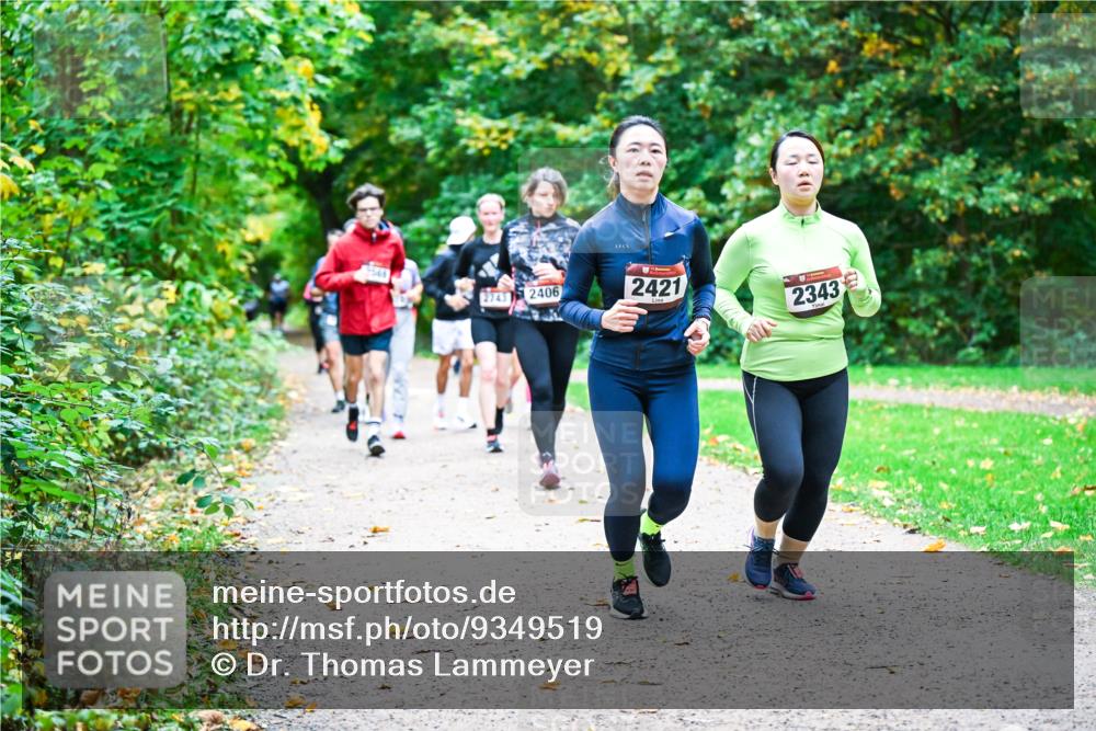 12.10.2025 - Bramfelder Halbmarathon 2025 Dr. Thomas Lammeyer http://msf.ph/oto/9349519 12.10.2025 10:31:05 Laufen 2743, 2406, 2421, 2343 meine-sportfotos.de