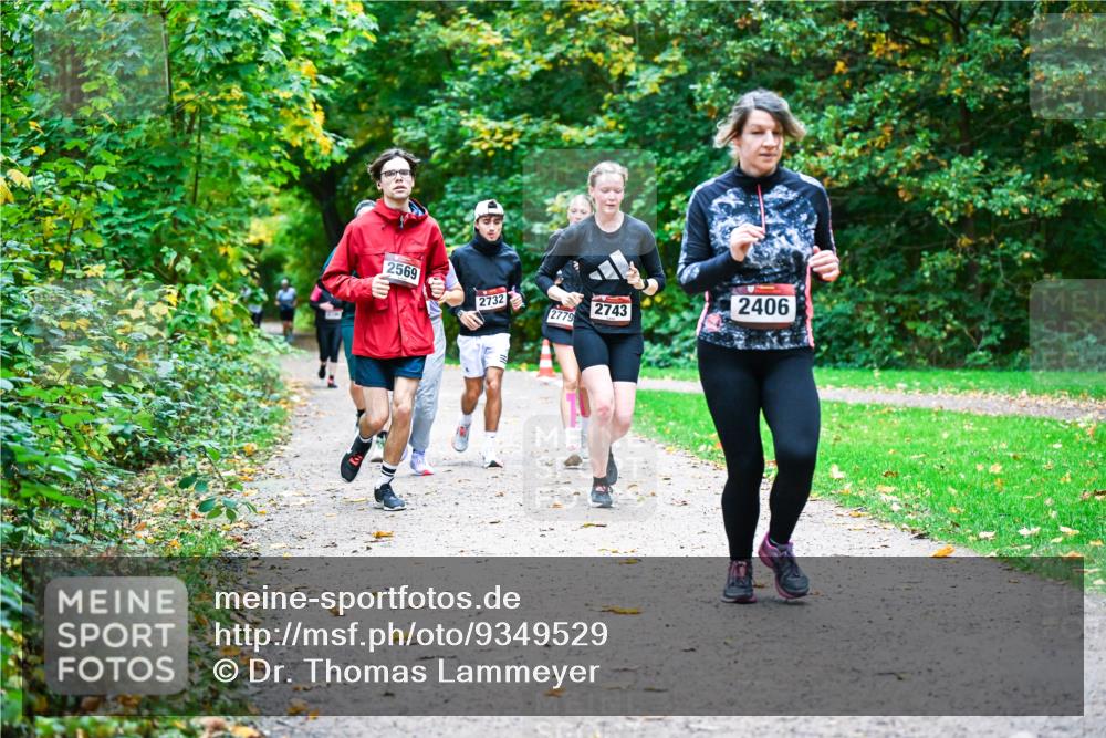 12.10.2025 - Bramfelder Halbmarathon 2025 Dr. Thomas Lammeyer http://msf.ph/oto/9349529 12.10.2025 10:31:07 Laufen 2569, 2406, 2732, 2743, 2779 meine-sportfotos.de