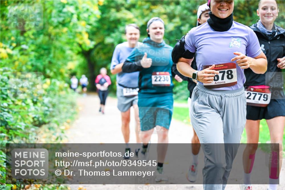 12.10.2025 - Bramfelder Halbmarathon 2025 Dr. Thomas Lammeyer http://msf.ph/oto/9349545 12.10.2025 10:31:10 Laufen 2230, 78, 2779 meine-sportfotos.de