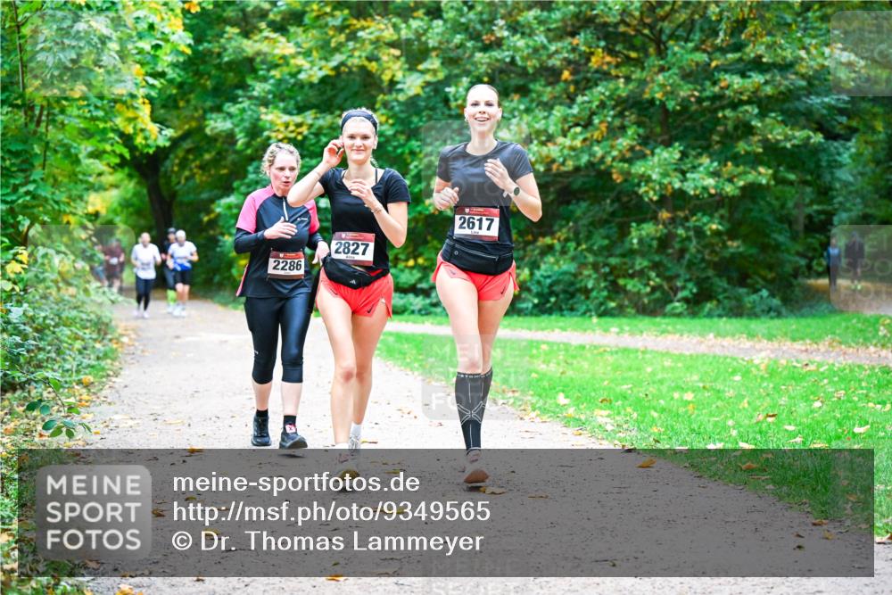 12.10.2025 - Bramfelder Halbmarathon 2025 Dr. Thomas Lammeyer http://msf.ph/oto/9349565 12.10.2025 10:31:14 Laufen 2286, 2827, 2617 meine-sportfotos.de