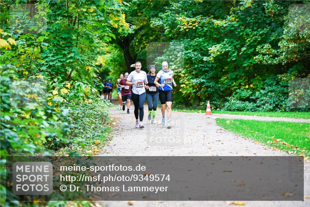 12.10.2025 - Bramfelder Halbmarathon 2025 Dr. Thomas Lammeyer http://msf.ph/oto/9349574 12.10.2025 10:31:19 Laufen 2319, 2396, 2224, 2303 meine-sportfotos.de